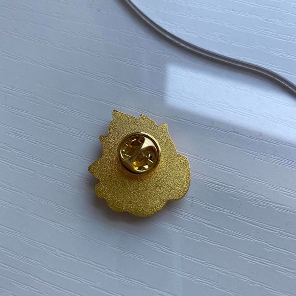 Fire Log Cute Pin - Picture 2 of 3